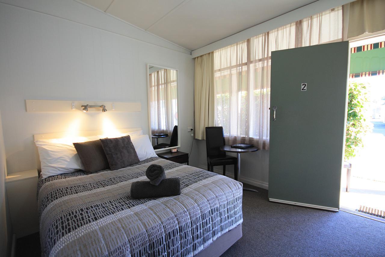 יאס Hi Way Motor Inn מראה חיצוני תמונה
