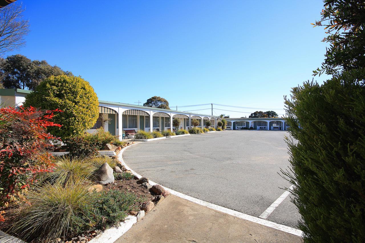 יאס Hi Way Motor Inn מראה חיצוני תמונה
