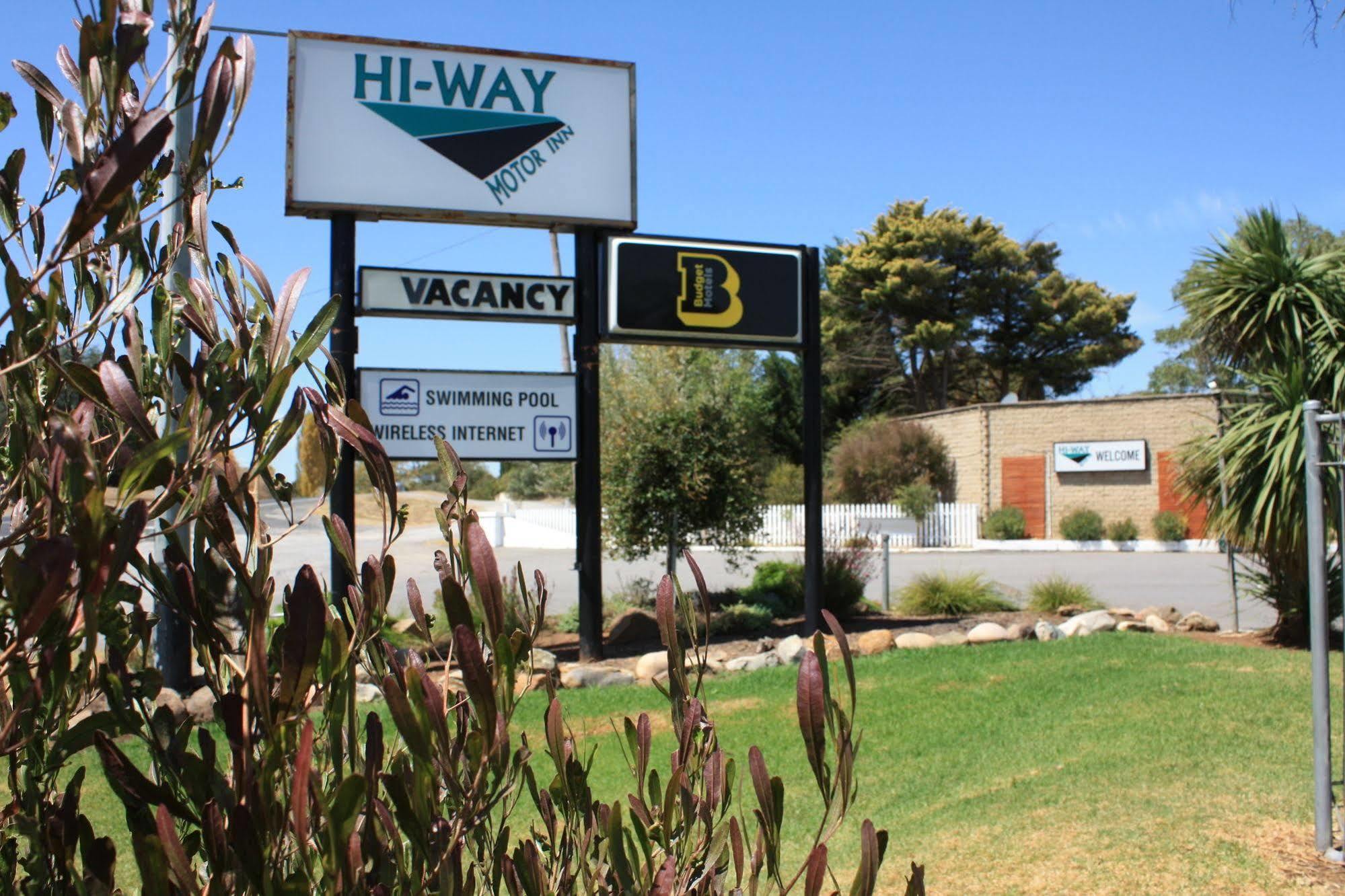 יאס Hi Way Motor Inn מראה חיצוני תמונה