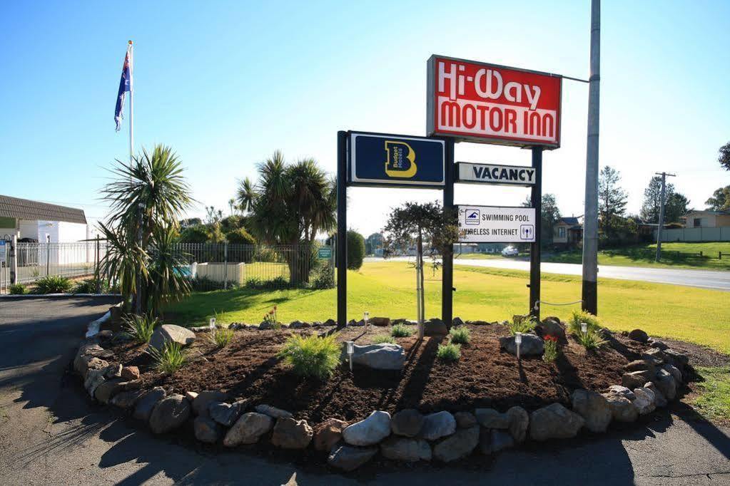 יאס Hi Way Motor Inn מראה חיצוני תמונה
